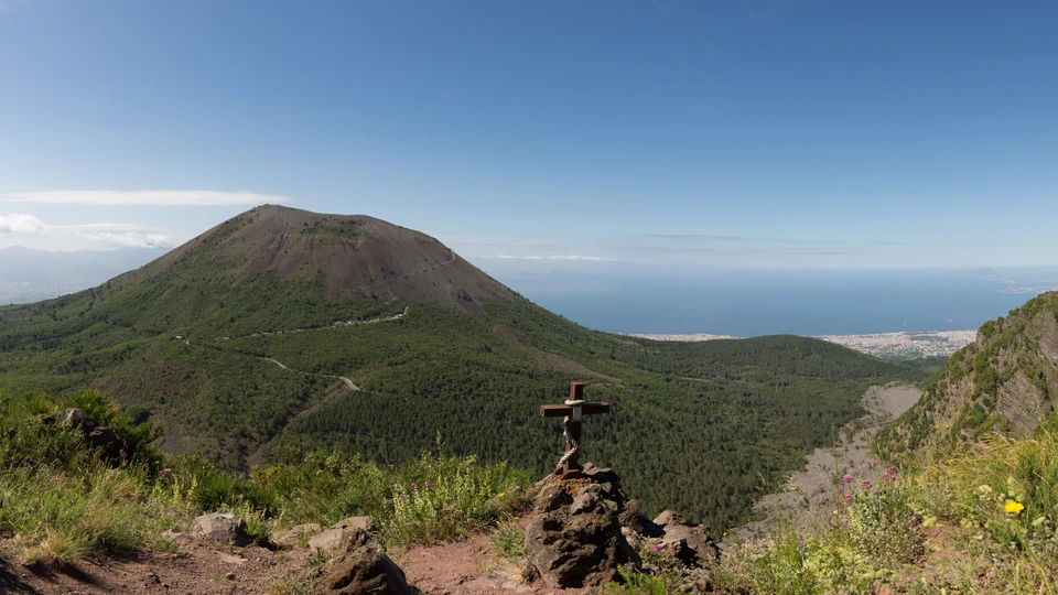 Somma Vesuviana · Vesuvio visto dal Monte Somma
